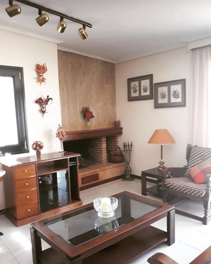 Fantastic Villa, A 5 Minute Drive From The Beach! 아테네 외부 사진